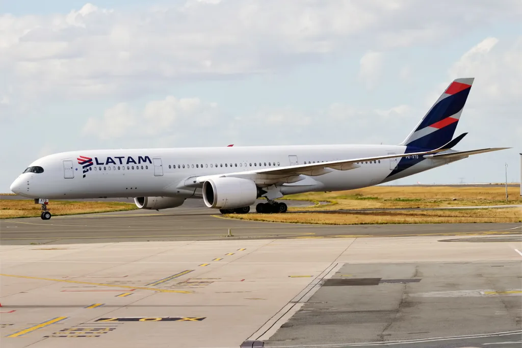 Com Chapter 11 nos EUA, Latam se esquiva de compra da Azul há meses - Foto: Divulgação/Latam
