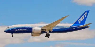 Boeing descobre novo problema na produção de seu 787