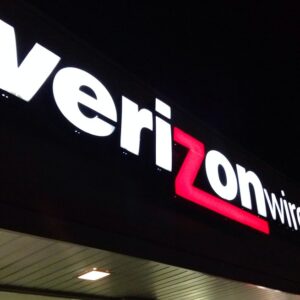 A  Verizon (NYSE: VZ) concluiu um acordo para adquirir a TracFone Wireless por até US$ 7 bilhões.