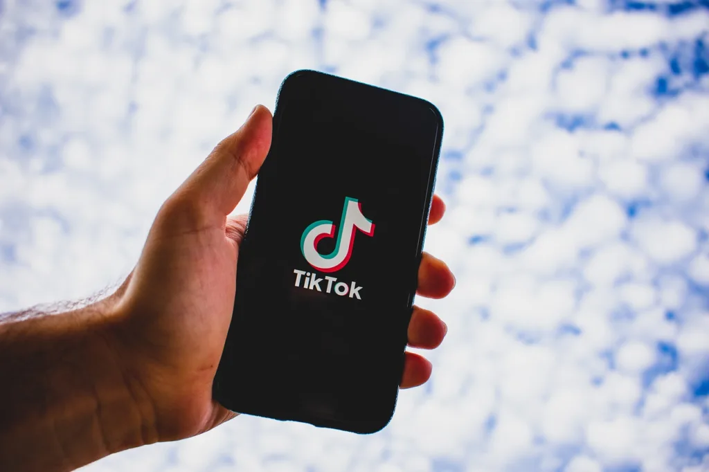 A administração do presidente Donald Trump pressiona para conseguir a participação majoritária no TikTok para os EUA
