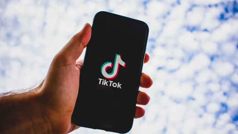 Trump pressiona para obter controle do TikTok nas mãos dos EUA, diz jornal