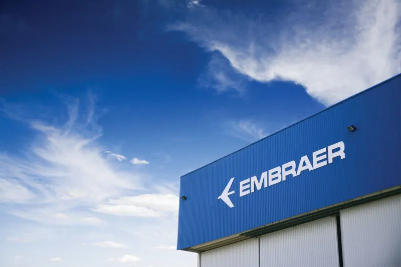 Embraer (EMBR3) entrega 28 jatos no terceiro trimestre, queda de 36%