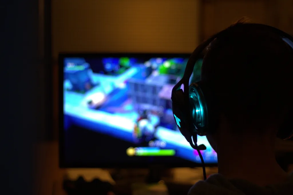 A produtora do Fortnite e outras empresas se uniram para fazer pressão em operadores de lojas de apps para que mudem algumas de suas regras de mercado.