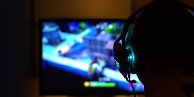 Produtora de Fortnite busca mudanças em lojas de aplicativos
