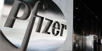 Primeiro lote da vacina da Pfizer chega em 15 de dezembro nos EUA