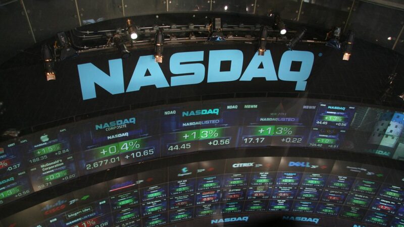 O NASDAQ 100 registrou em agosto desse ano seu quinto mês consecutivo em alta.