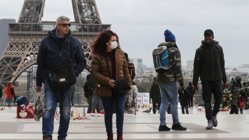 Coronavírus: França estuda reduzir quarentena de 14 para 7 dias