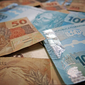 Coronavoucher: pagamento da parcela de R$ 300 deve começar quarta