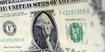Dólar encerra em alta de 0,8%, cotado em R$ 5,554