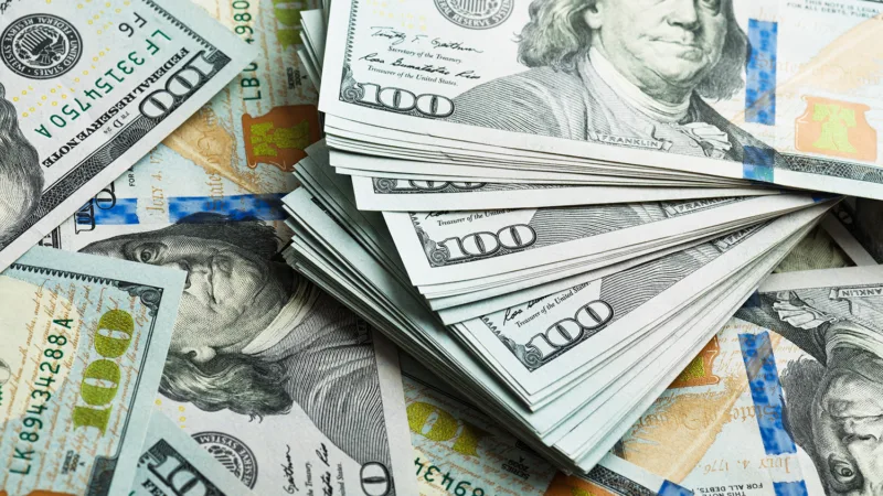 Dólar hoje tem queda de 1,89%, negociado a R$ 5,26, com vitória de Biden