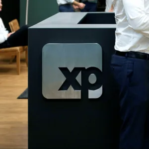 XP movimenta US$ 1,235 bi em oferta; Itaú (ITUB4) fica com US$ 956 mi