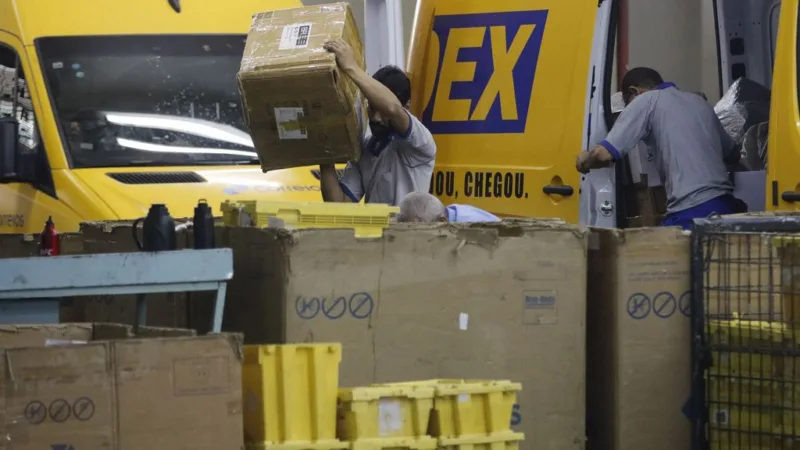 Correios: Privatizar é a melhor solução para a empresa?