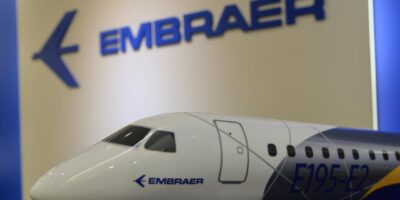 Embraer (EMBR3): após anúncio de demissões, funcionários entram em greve