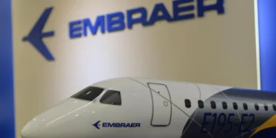 Embraer (EMBR3): após anúncio de demissões, funcionários entram em greve
