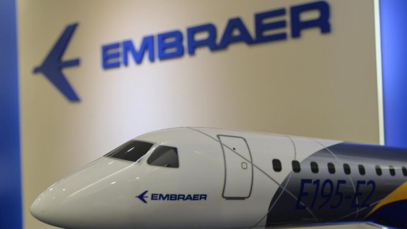 Embraer (EMBR3) pagará benefícios aos demitidos até junho do ano que vem