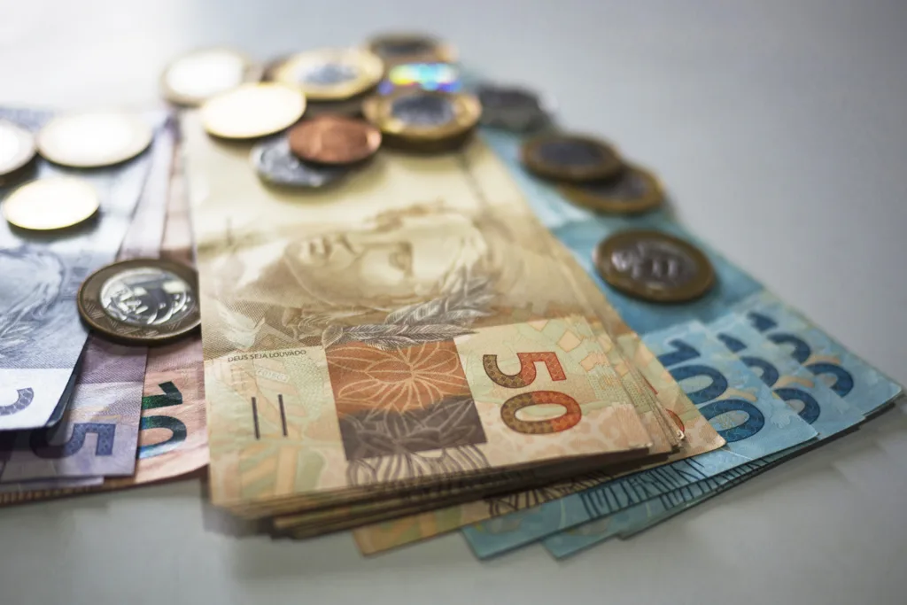 O Bradesco (BBDC4) considera que a poupança das famílias pode compensar fim do coronavoucher e manter consumo.