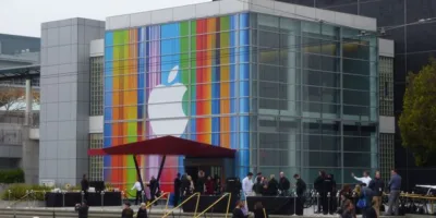 Apple trabalha no desenvolvimento de ferramenta alternativa ao Google