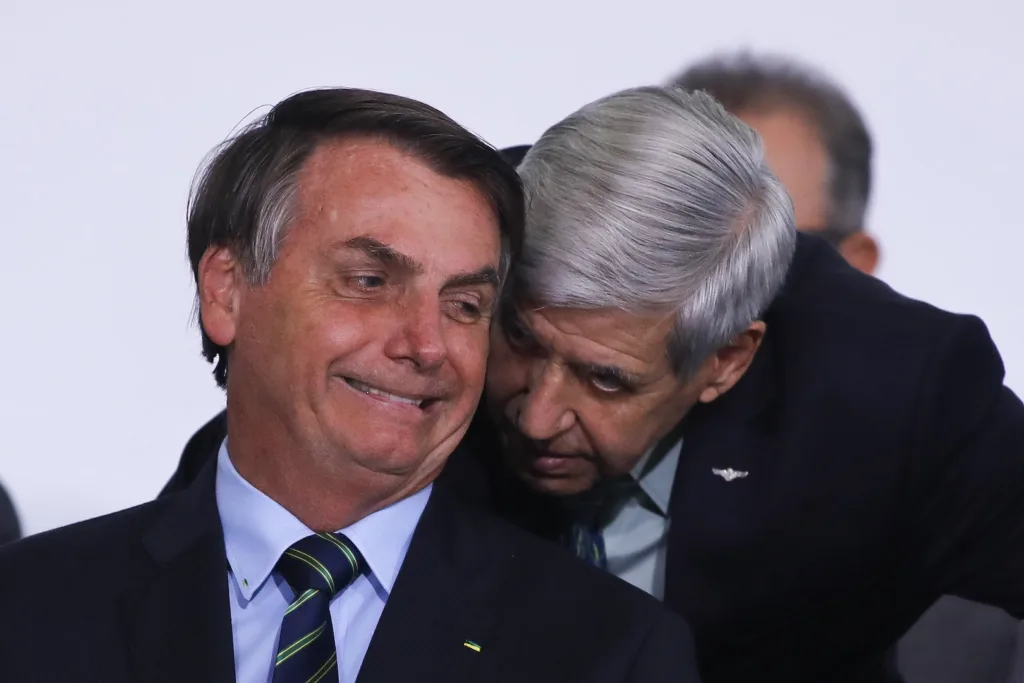 De acordo com o ministro Augusto Heleno, as despesas do governo por conta da pandemia somam R$ 1 trilhão.