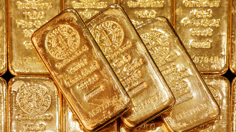 Commodities: Ouro tem leve alta, enquanto minério e petróleo recuam