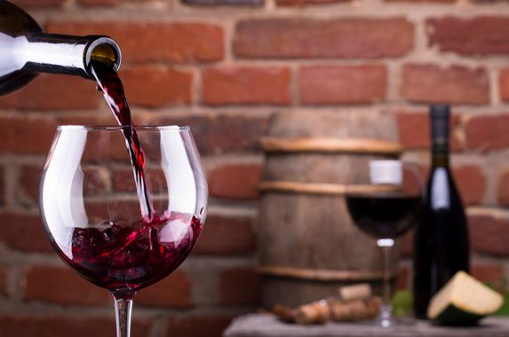 Wine (WNBR3) vai zerar impostos e vender vinho com desconto de 70% e frete grátis