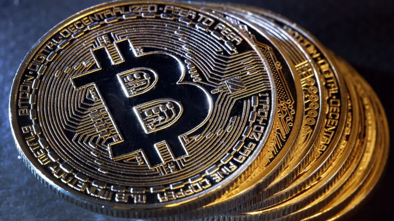 Bitcoin atinge máxima histórica em reais após anúncio do PayPal
