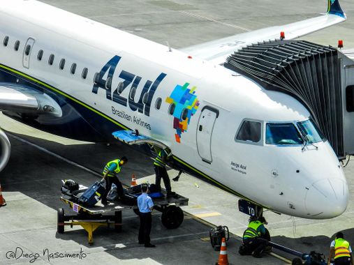 Azul (AZUL4): Demanda por voos cai 34,4% em fevereiro na comparação anual