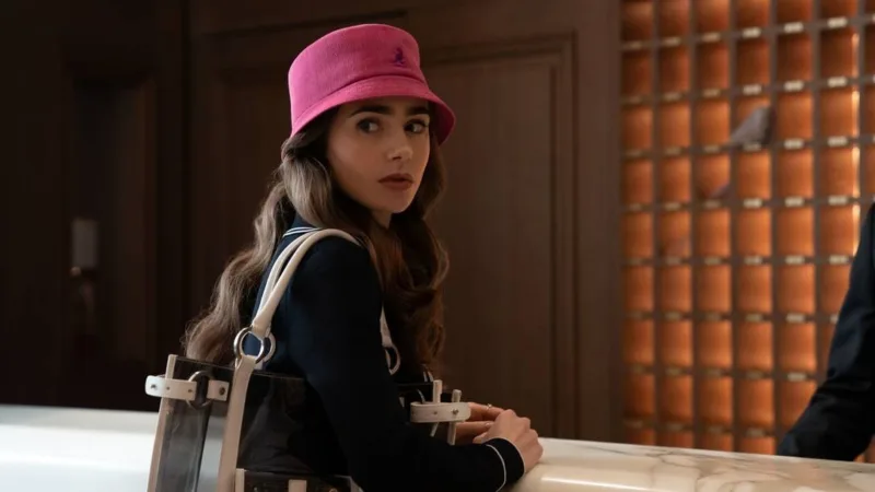 Emily in Paris: 5 ações que você pode comprar pelo preço dos looks da série