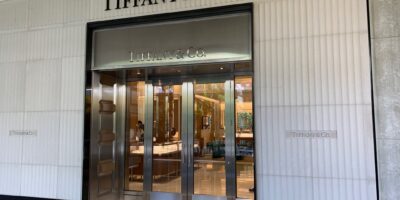 LVMH negocia pagar US$ 131,50 por ação pela Tiffany, contra US$ 135 do acordo anterior