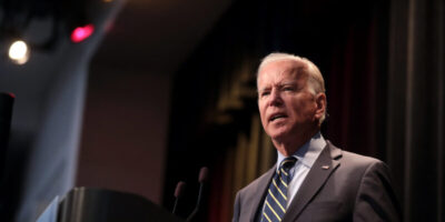 Joe Biden diz que EUA precisam “resgatar a alma da América”