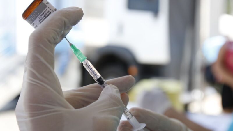 Testes da vacina da Johnson & Johnson são paralisados