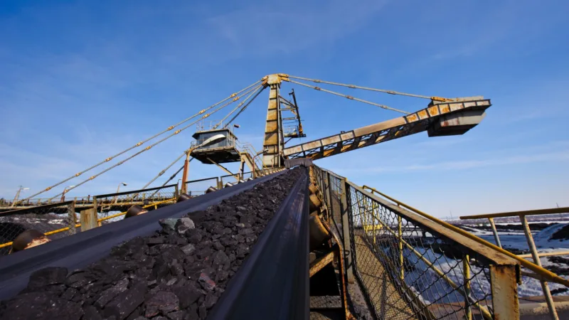 Minério de ferro volta a subir, negociado a 793,5 iuanes a tonelada