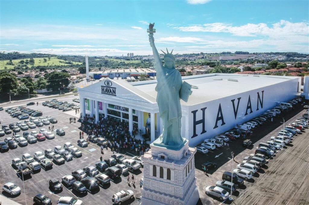 A Havan informou nesta quinta-feira (8) que concluiu mais uma emissão de debêntures, levantando R$ 300 milhões.