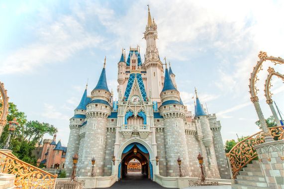 Disney anuncia 32 mil cortes de empregos, principalmente em parques