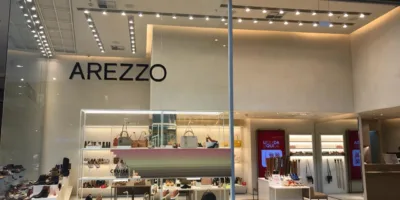 Arezzo (ARZZ3): lucro tem queda de 7% no 2T23, com alta de despesa financeira