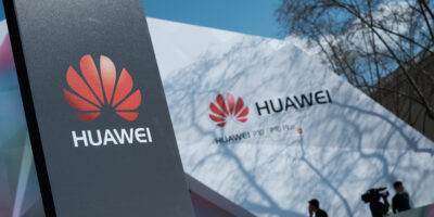 Bolsonaro considera banir Huawei de rede 5G do Brasil, diz agência