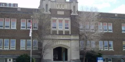 Nova York reabrirá escolas após menos de duas semanas de fechamento