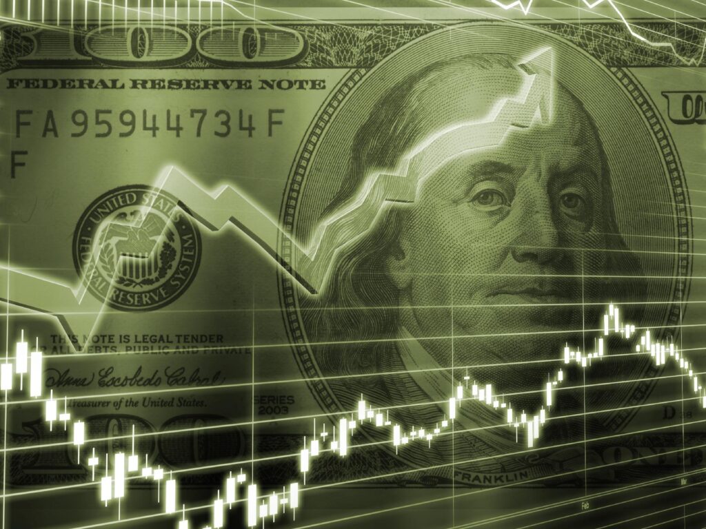 O dólar hoje interrompeu o movimento de quedas e fechou em leve alta, a R$ 5,1285