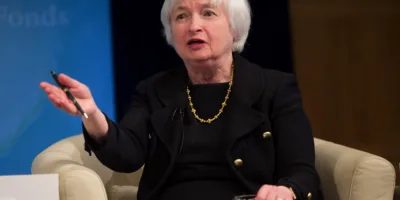 Equipe de Biden confirma Janet Yellen como secretária do Tesouro dos EUA