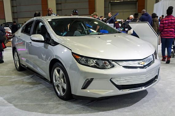 General Motors acelera lançamento de veículos elétricos
