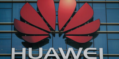 Huawei levantará fábrica em Xangai para vencer sanções dos EUA, diz jornal