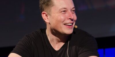 Elon Musk ultrapassa Bezos e se torna pessoa mais rica do mundo