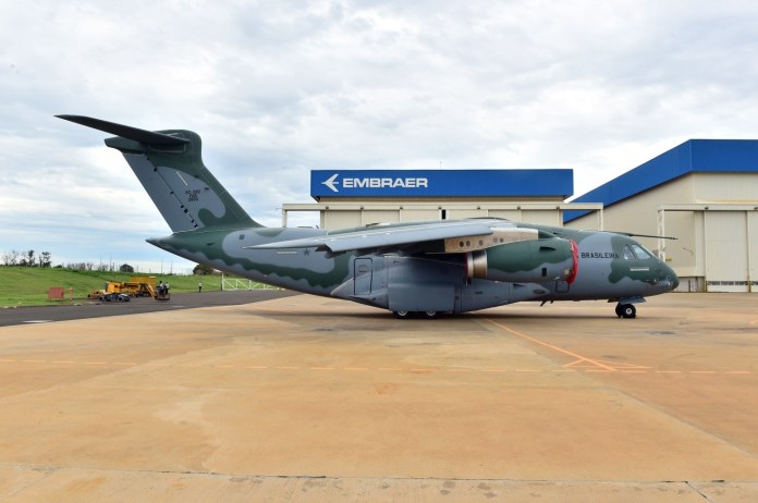 Embraer (EMBR3) entrega quarta aeronave C-390 Millennium à Força Aérea Brasileira