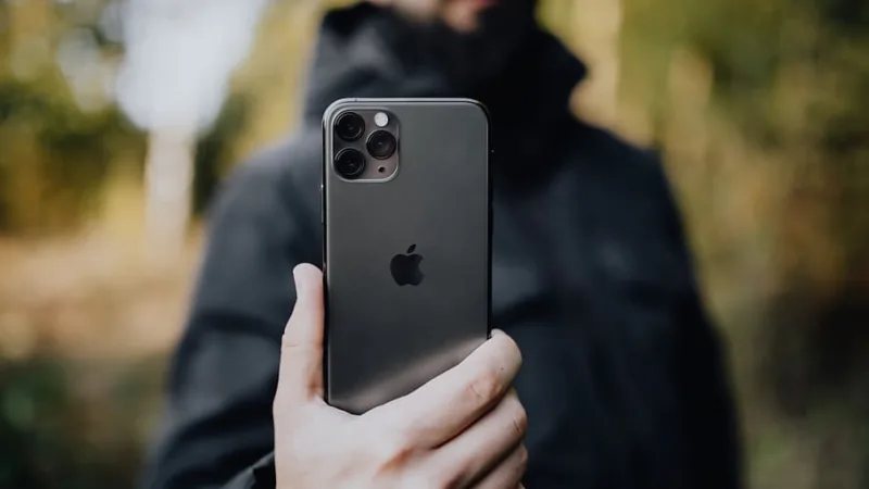 Procon-SP determina que Apple forneça carregador em compras do iPhone 12