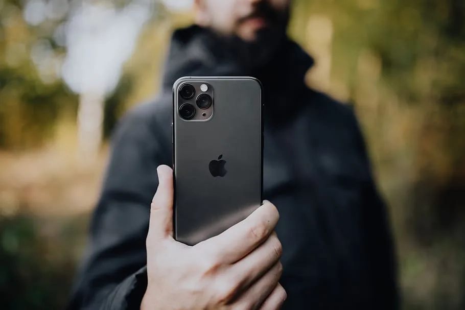 Procon-SP determina que Apple forneça carregador para compras do iPhone 12