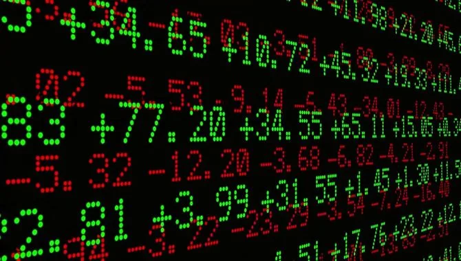 Ibovespa fecha em queda de 0,45% e perde marca de 115 mil pontos
