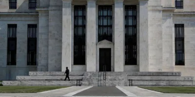 Fed: Apesar da vacina contra a covid-19, ainda permanecem incertezas, diz Powell