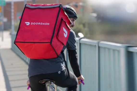 DoorDash abre 78% acima do preço de IPO nos Estados Unidos