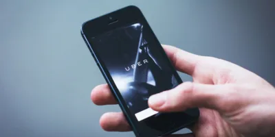 Uber cancela projeto de carro autônomo e investe em startup
