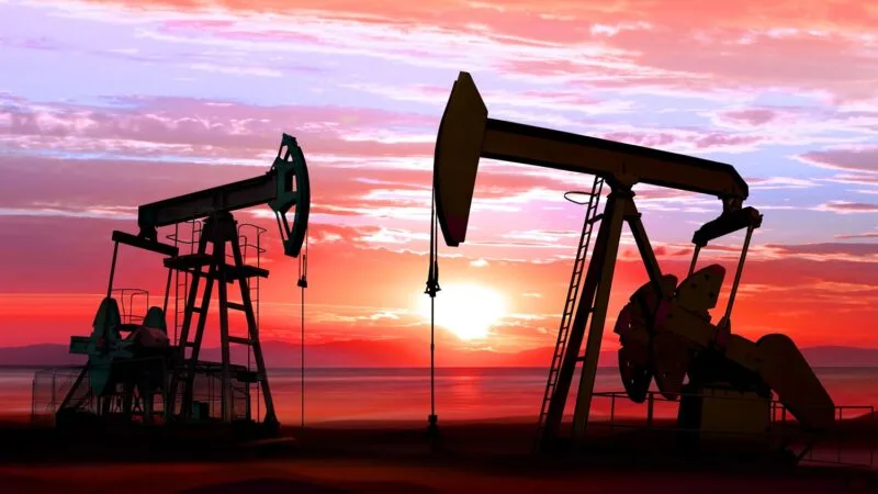 Petróleo cede mais de 2% com incertezas de nova cepa do vírus na Europa