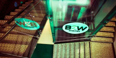 E-commerce: Download de apps desacelera; B2W (BTOW3) recua mais
